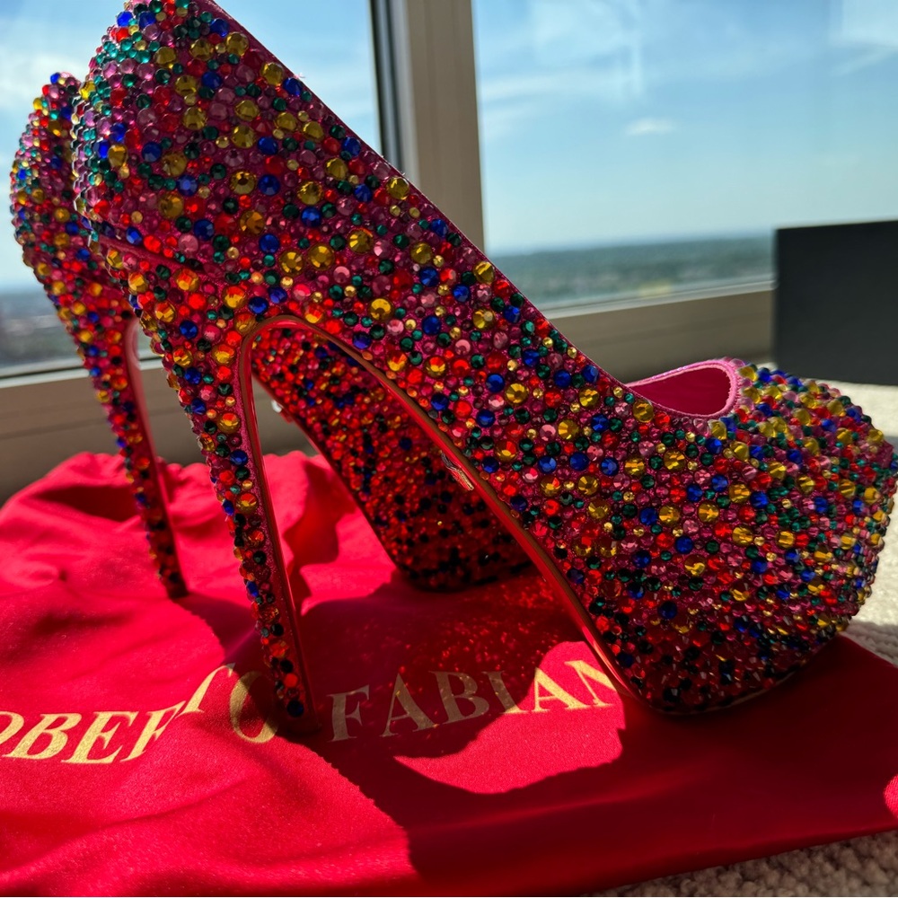 Roberto Fabiani Crystal Embellished Pink Platform Pumps - Size 10